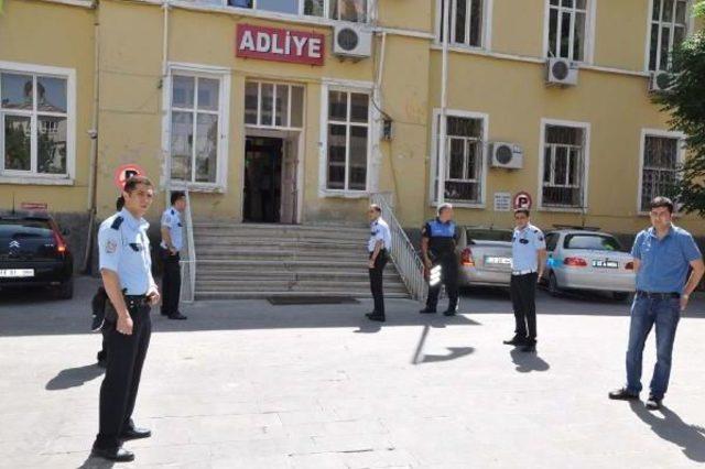 Boşandığı Eşini Öldüren Şüpheli Tutuklandı