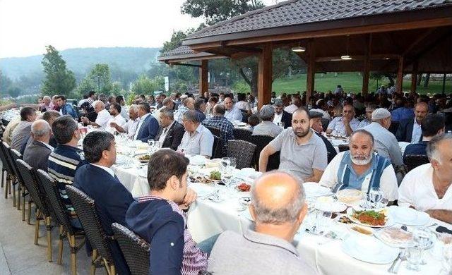 Başkan Fadıloğlu İftarda Muhtarlarla Bir Araya Geldi