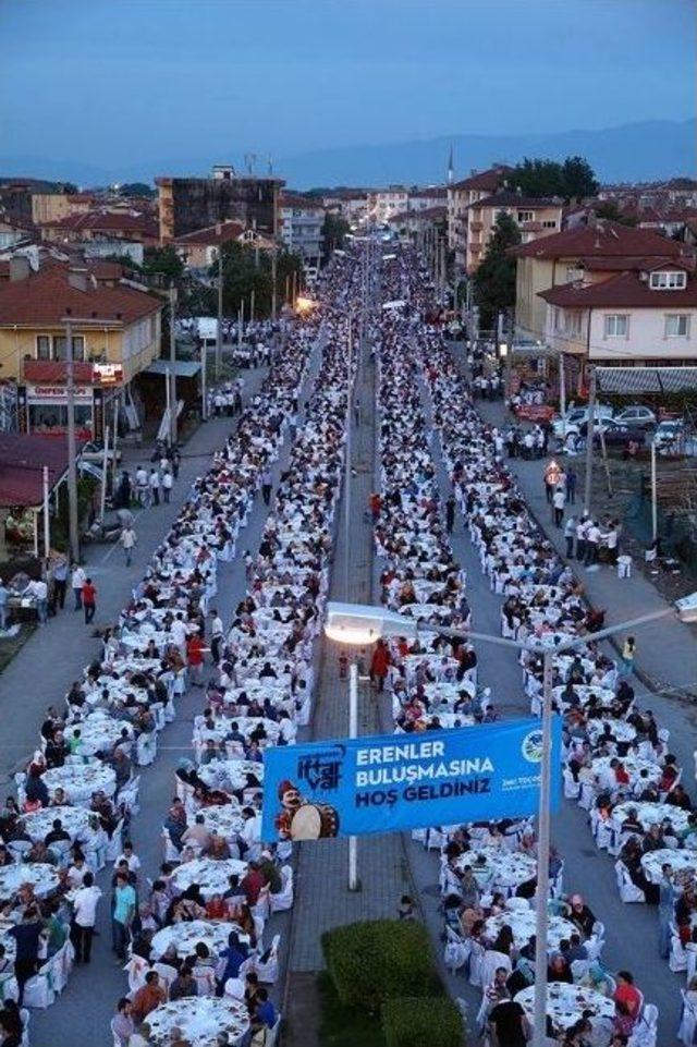 Huzur Sofraları Erenler’de Kuruldu