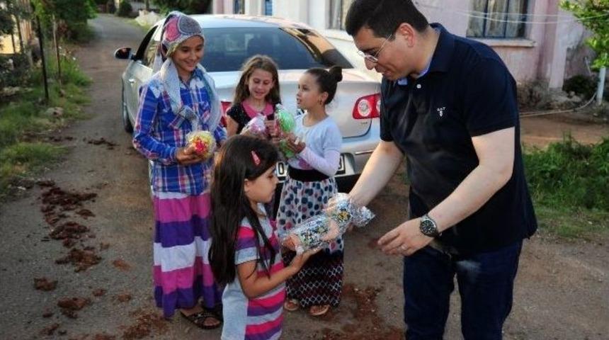 Başkan T&uuml;t&uuml;nc&uuml; İhtiya&ccedil; Sahibi Aileleri Ziyaret Ediyor