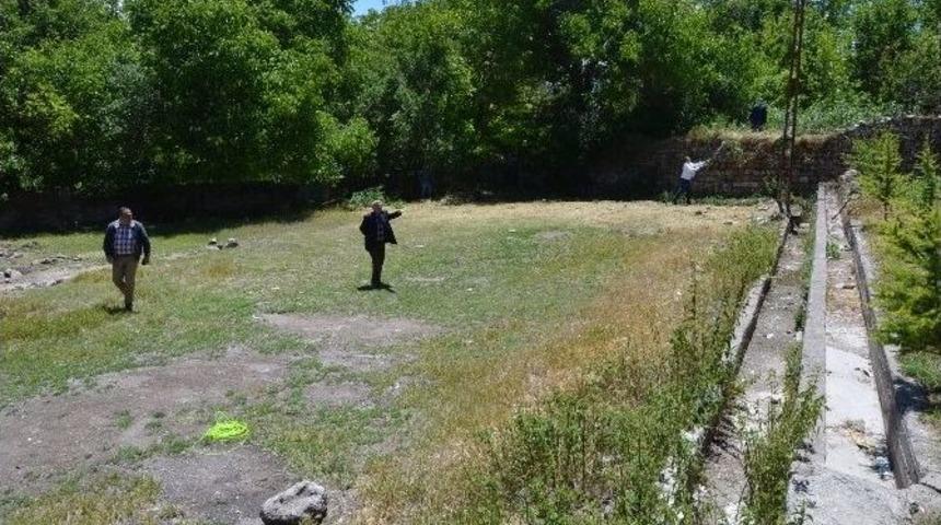 B&uuml;nyan Belediyesi D&ouml;rt Bir Koldan &Ccedil;alışıyor