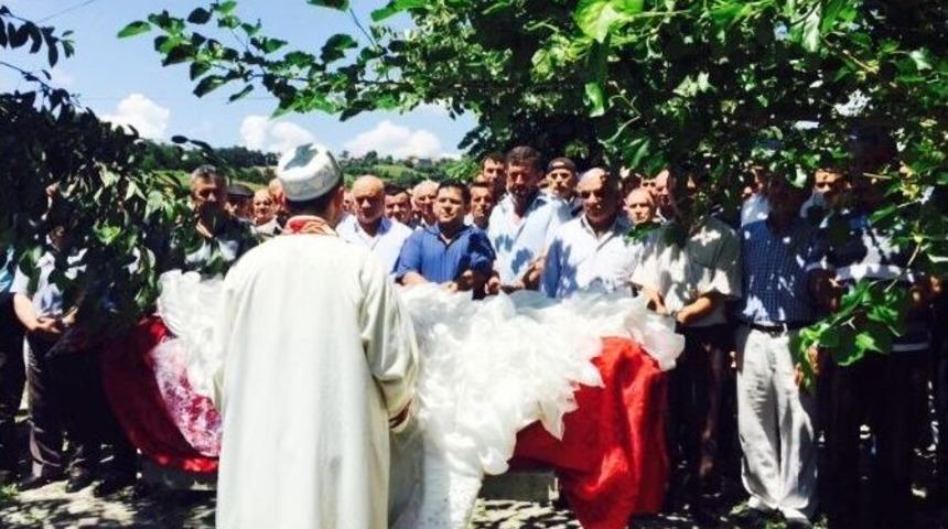 Ceren Hemşire Son Yolculuğuna Uğurlandı
