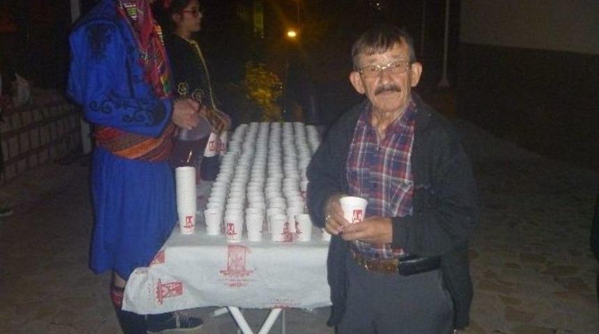 Bilecik&rsquo;te Teravih Namazı Sonrası Osmanlı Şerbeti İkramı