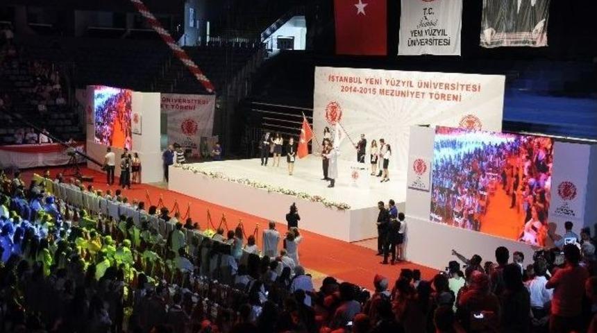 Yeni Y&uuml;zyıl &Uuml;niversitesi&rsquo;nin Mezuniyet Heyecanı