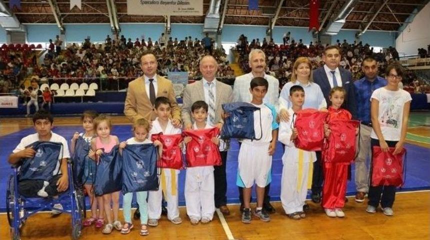 Manisa&rsquo;da İl Spor Merkezleri A&ccedil;ıldı