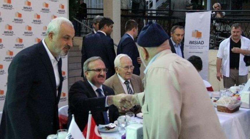 İmsiad &Uuml;yeleri İftarda Huzurevi Sakinleri İle Buluştu