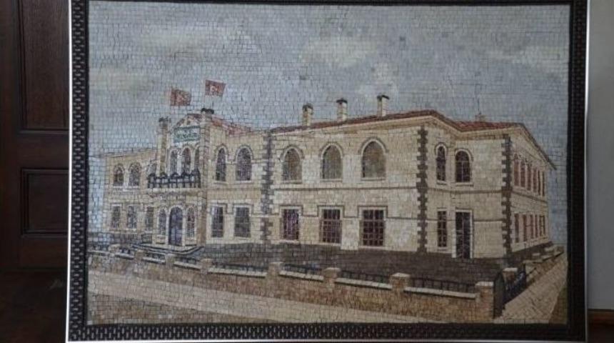 Mozaik Ustası Suriyeli Çiftten Valiye Hediye