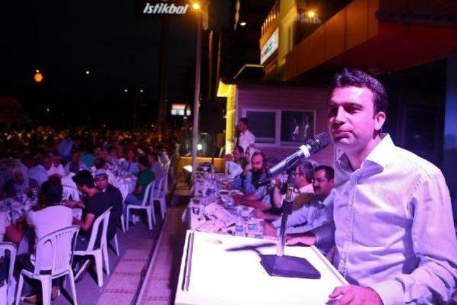 Ak Parti’Den Küskünlerle Barışma Iftarı