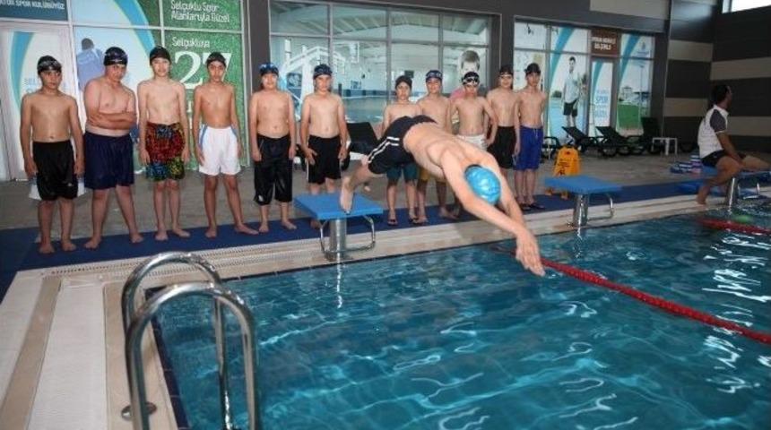 Sel&ccedil;uklu Spor Okullarına Yoğun İlgi