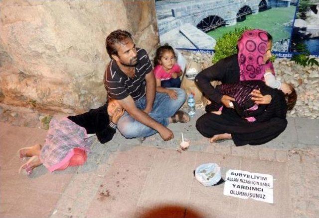 Antalya'da Suriyeli Dilenci Istilası