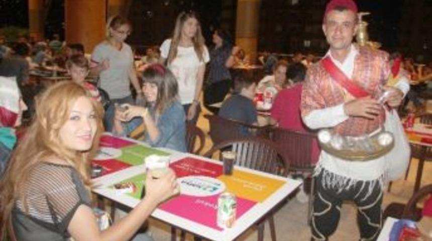 Piazza’da Ramazan’a Özel Serinleten Bir Tat: Meyan Şerbeti