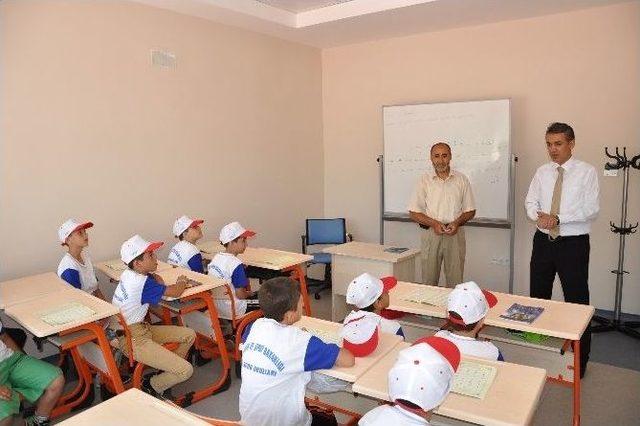 Yaz Okulları İçin Gençlik Merkezi’ni Doldurdular