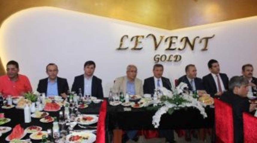 Vali Yılmaz Osb’nin İftarına Katıldı