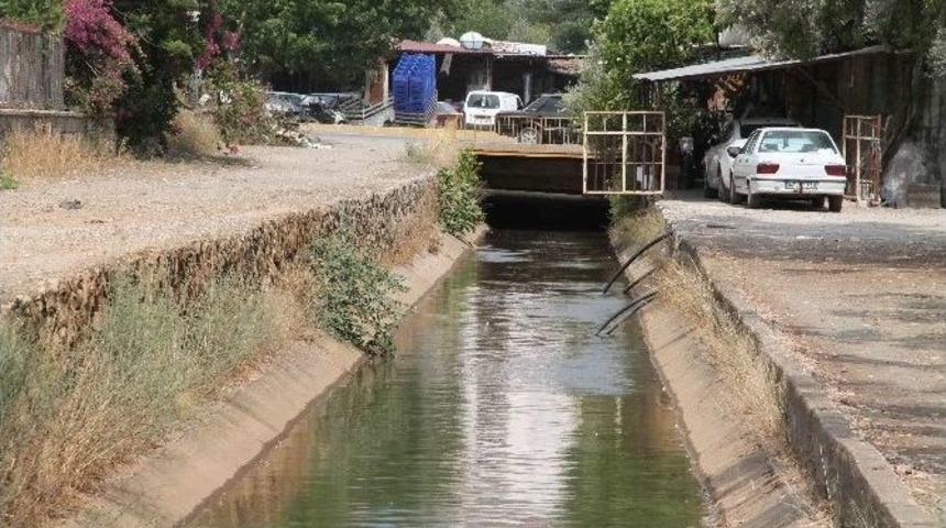 Muğla&rsquo;da Su Kanalına D&uuml;şen &Ccedil;ocuk Kurtarıldı