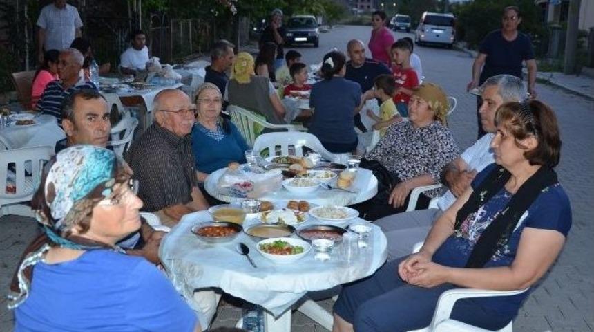 Dalaman&rsquo;da 13 Yıldır İftar Geleneği S&uuml;r&uuml;yor