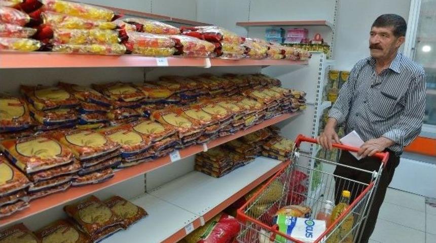 Konyaaltı&rsquo;nda &Uuml;cretsiz Alışveriş Y&uuml;zleri G&uuml;ld&uuml;r&uuml;yor