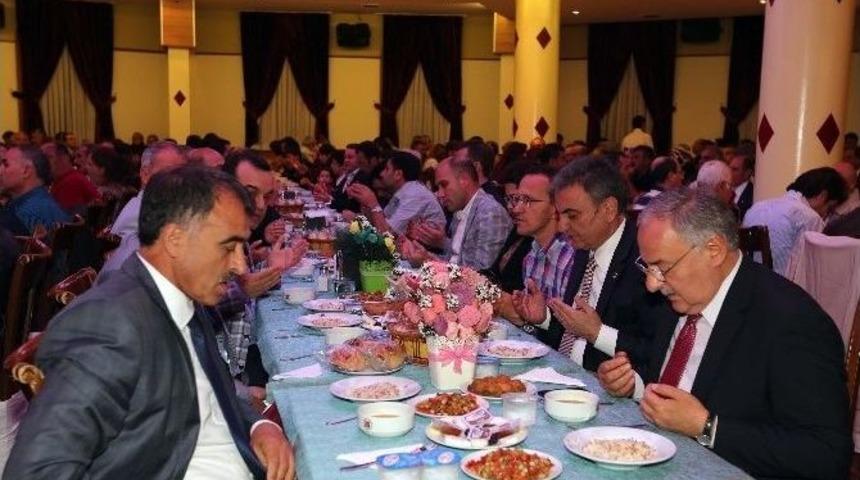 G&uuml;m&uuml;şhaneliler Yenimahalle&rsquo;de Buluştu