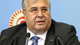 'Kültür Bakanı derhal istifa etsin'