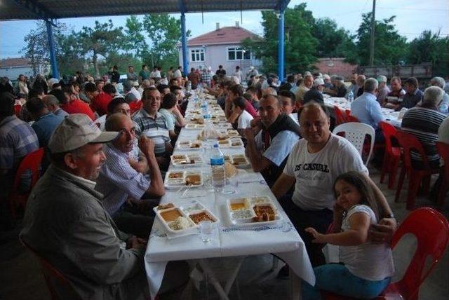 Malkara’da Geleneksel İftar Yemeği Düzenlendi