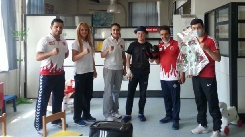 L&ouml;semi Hastası Gence Boks Tedavisi