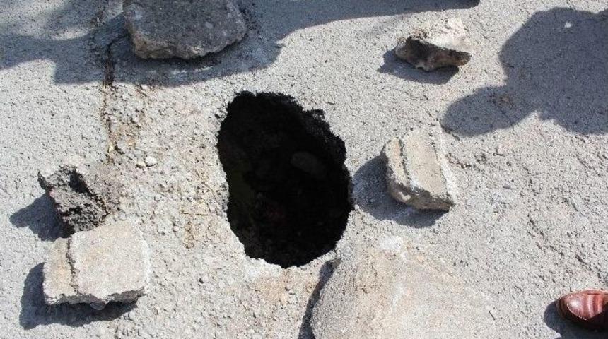 Kapatılmayan &Ccedil;ukur Kazalara Yol A&ccedil;ıyor