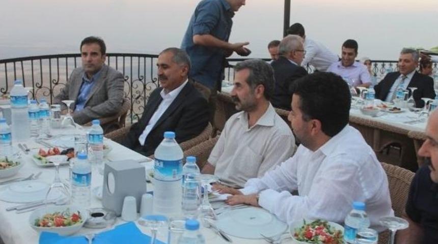 Vali Ko&ccedil;ak&rsquo;tan &rsquo;g&ouml;&ccedil; Dalgası&rsquo; A&ccedil;ıklaması