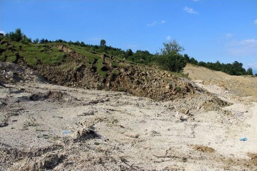Zonguldak&rsquo;ta Heyelan Yolu Ulaşıma Kapattı