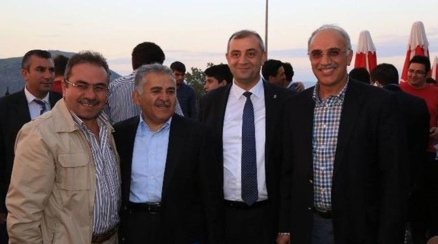 Melikgazi İl&ccedil;e Y&ouml;neticileri Melikgazi İftarında