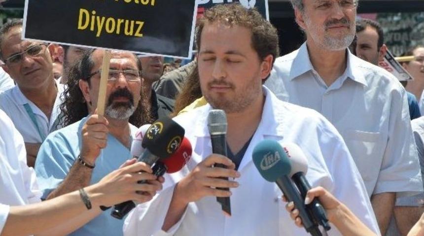 Sağlık&ccedil;ılar Darp Edilen Meslektaşları İ&ccedil;in Eylem Yaptı