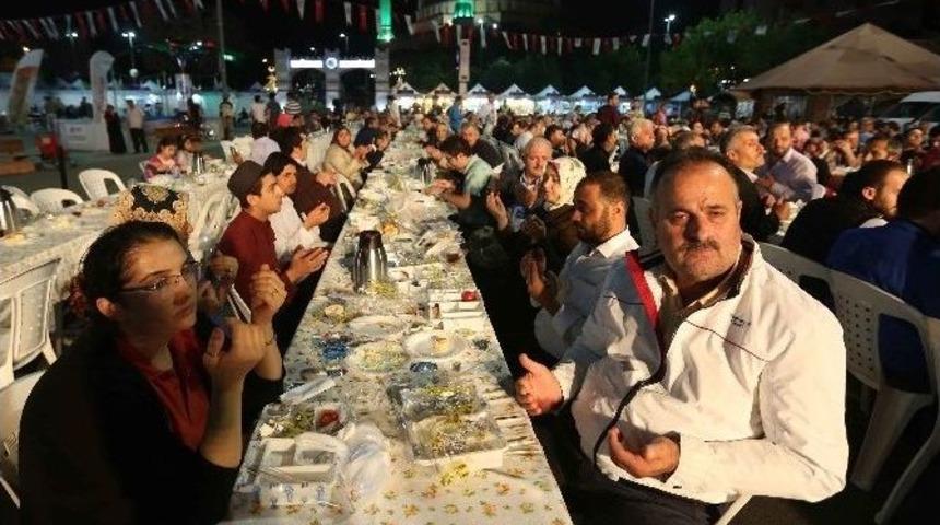 Bağcılar&rsquo;da Sahur Bereketi