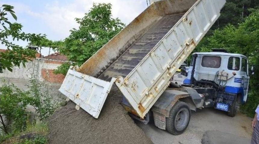 &Ccedil;atısı &Ccedil;&ouml;ken Eve &lsquo;yıldırım&rsquo; Yardım