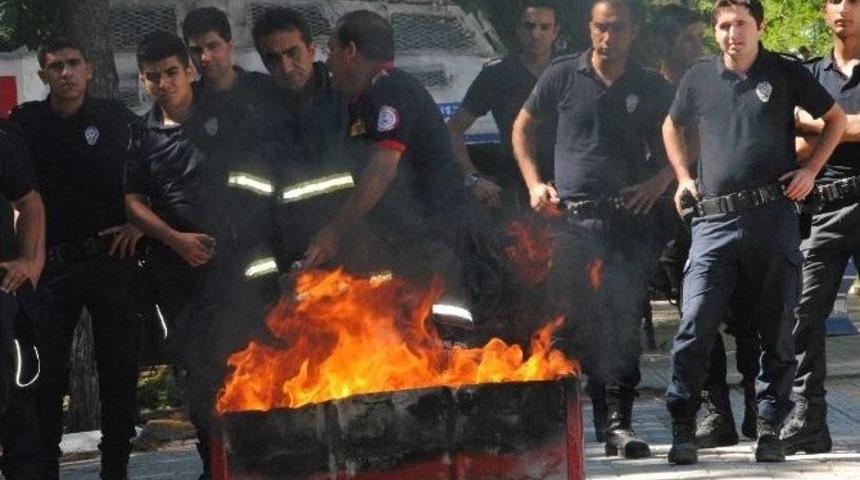 Polislere &lsquo;yangına M&uuml;dahale&rsquo; Eğitimi