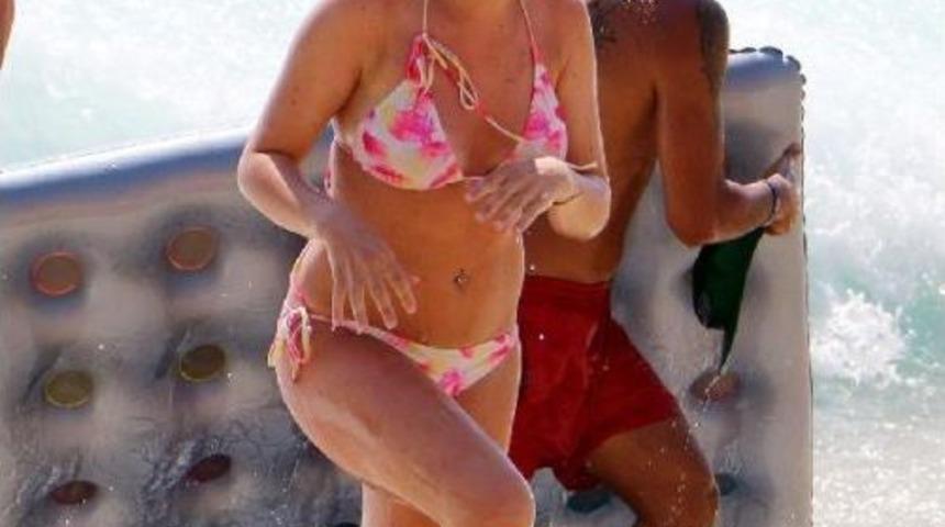 Alanya'da Plajlar Turistlere Kaldı