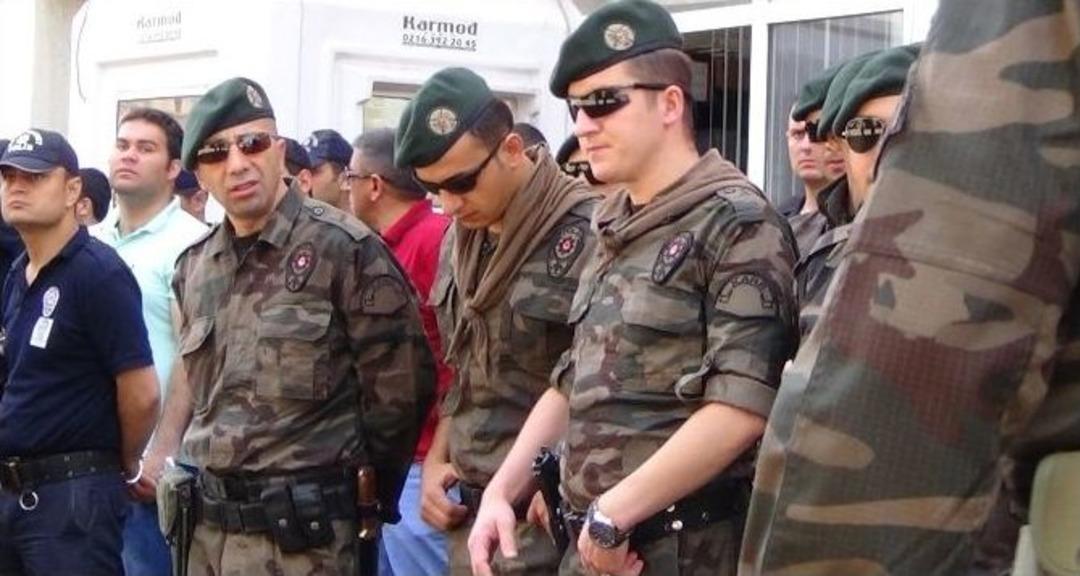 Kars&rsquo;ta Kazada &Ouml;len Polis, Eşi Ve &Ccedil;ocuğu İ&ccedil;in T&ouml;ren D&uuml;zenlendi