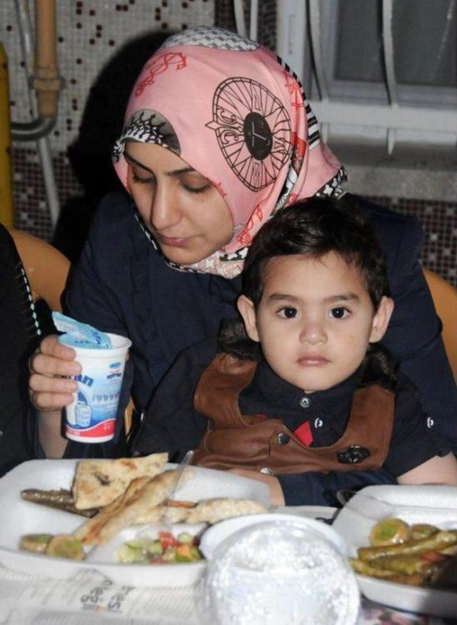 Altı Nokta Körler Derneği nden Sığınmacılara Iftar 1