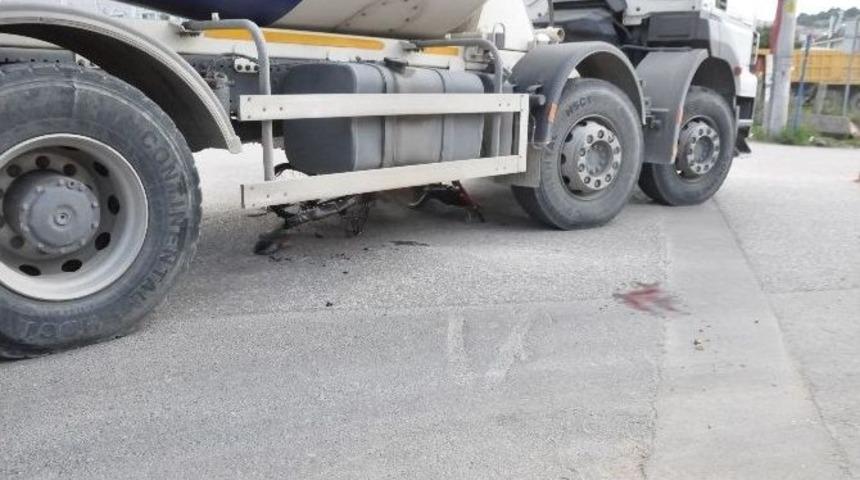 Bisikletiyle Beton Mikserinin Altında Kaldı