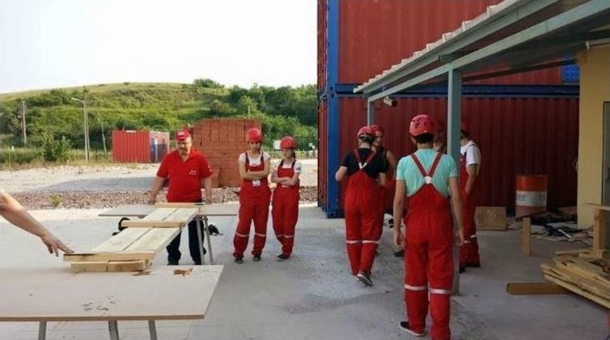 Akdf&rsquo;den Yeni &Uuml;yelere Eğitim