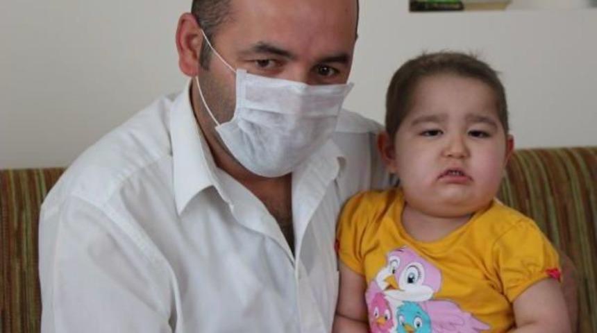 Kızına Uygun Iliği Bağışlayana 20 Bin Lira Verecek