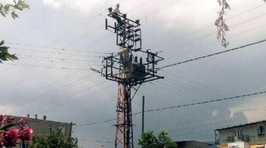 Eşine Kızıp, Y&uuml;ksek Gerilim Hattına &Ccedil;ıktı