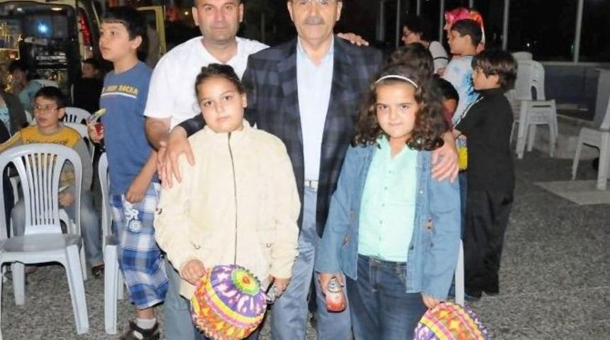 Başkan Şahin Fener Dağıttı