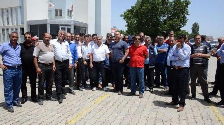 Belediye İş&ccedil;ilerinden Protesto