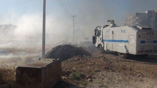 Nusaybin’de Anız Yangınına Toma İle Müdahale Edildi