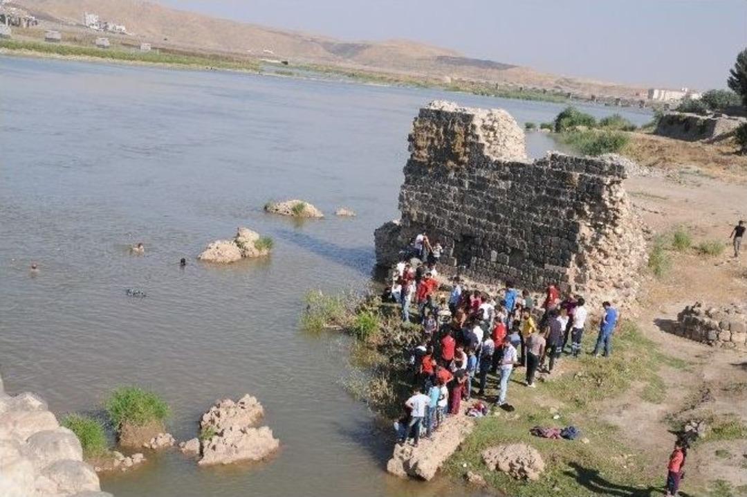 Cizre&rsquo;de Dicle Nehri&rsquo;ne Giren 15 Yaşındaki &Ccedil;ocuk Boğuldu