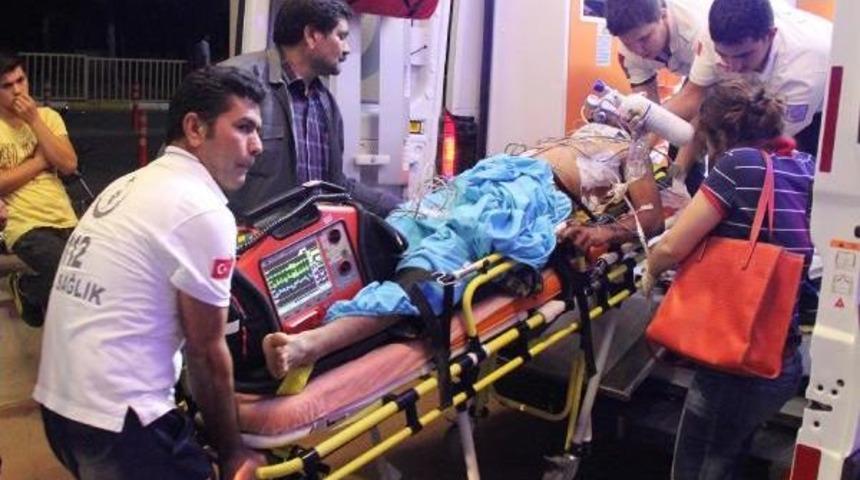 Şanlıurfa'da Kamyonet Devrildi: 3 Yaralı