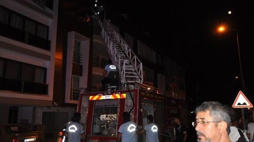 Buzdlabından &Ccedil;ıkan Yangın Evi K&uuml;le &Ccedil;evirdi