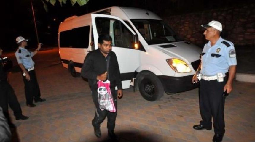 Yunanistan'a Geçmeye Çalışan 23 Kaçak Yakalandı