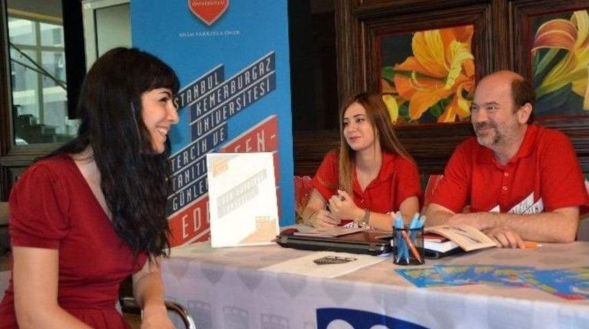 Tanıtım G&uuml;nleri &Ouml;ğrencilere Yol G&ouml;steriyor