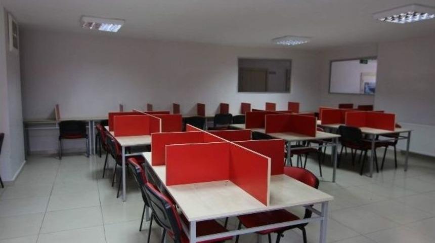 Kırşehir&rsquo;de Dershanelerin Okullaşma S&uuml;reci