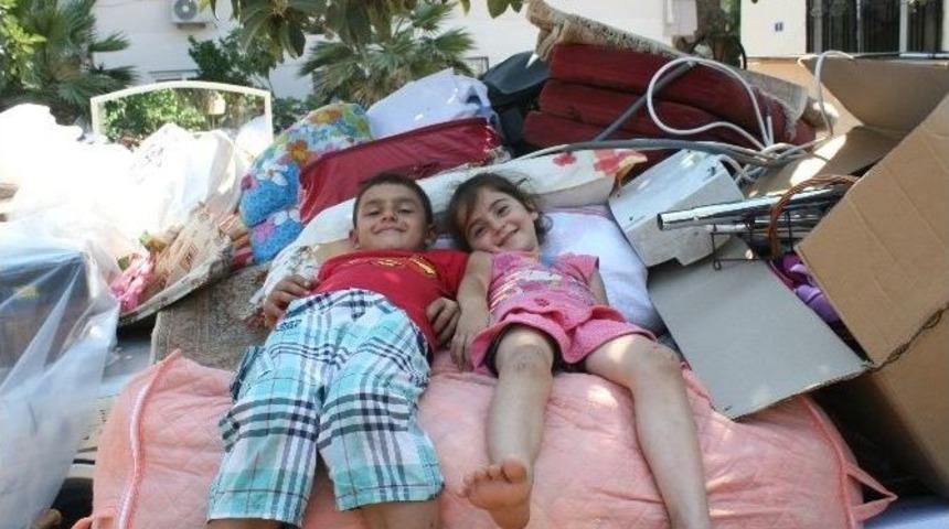 Ramazan G&uuml;n&uuml; İki Aile Sokakta Kaldı