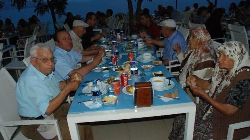 Didim Kaymakamlığı Şehit Ve Gazi Ailelerini İftarda Ağırladı